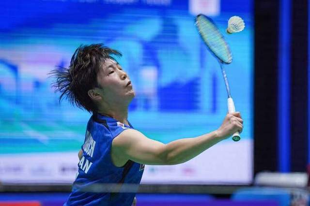 盘带过人并 盘带过人并