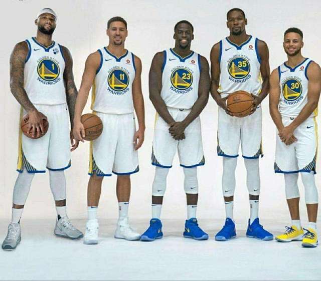 转击中门框 转击中门框